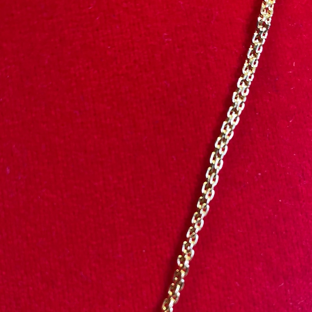 Elegant 18k Gold Tone Pendant Necklace - Picture 3 of 3